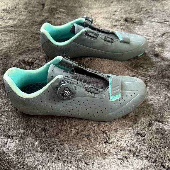 Fi'zi:k Women's Grey Green R5B Boa closure system Cycling Road Shoes 38 US 7.5 - Picture 1 of 7